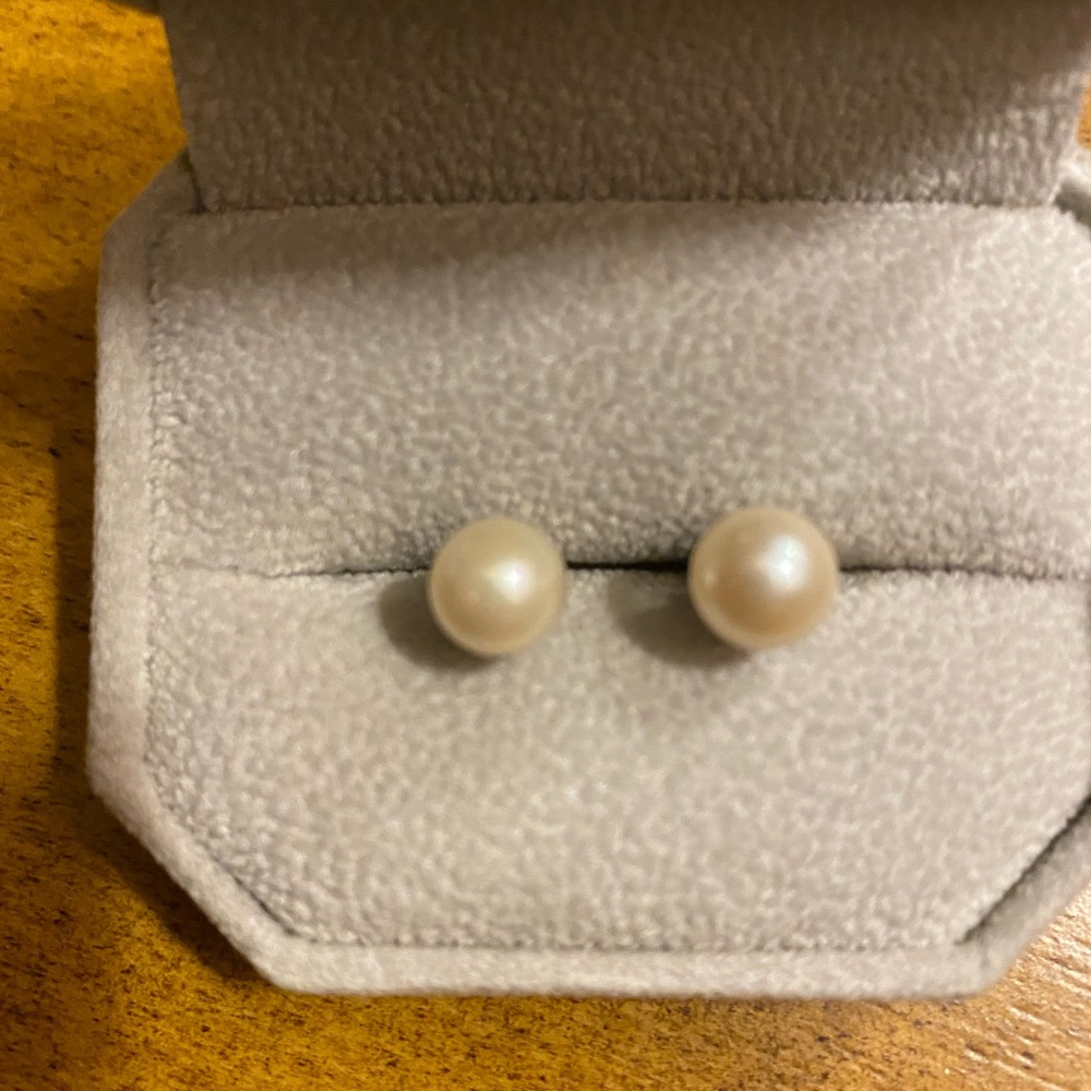 Pearl earrings